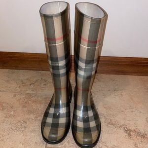 Burberry rain boots size 37